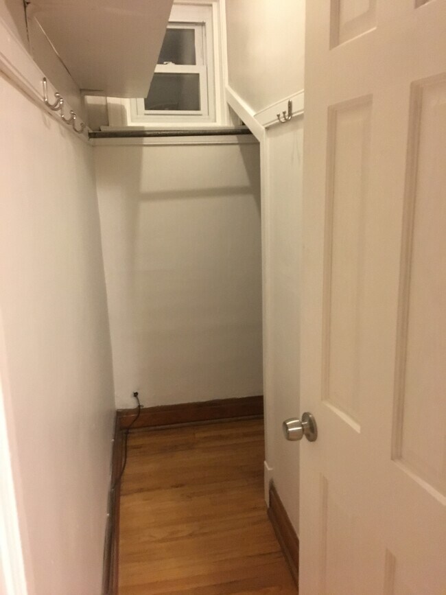 Foto del edificio - 4622 S Troy St