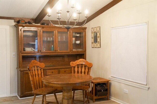 Building Photo - 650 Thousand Oaks