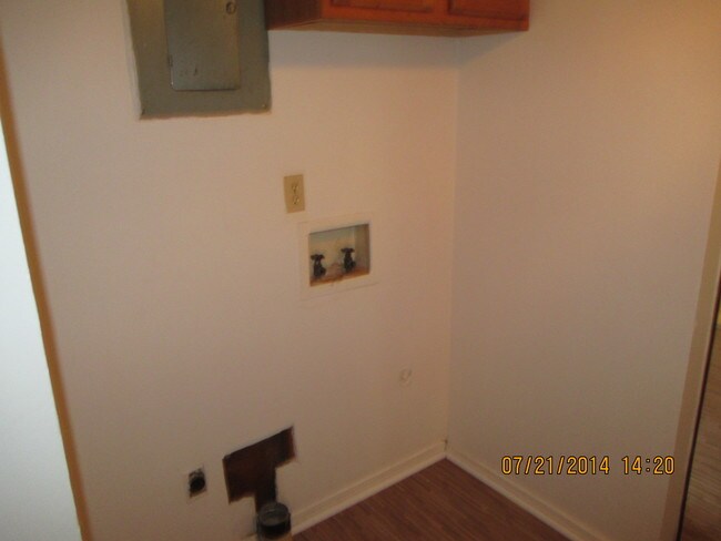 Building Photo - 915 N Harmony Rd