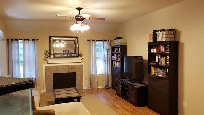 Building Photo - 2306 Hunter Park Ct, Conroe, TX, 77385