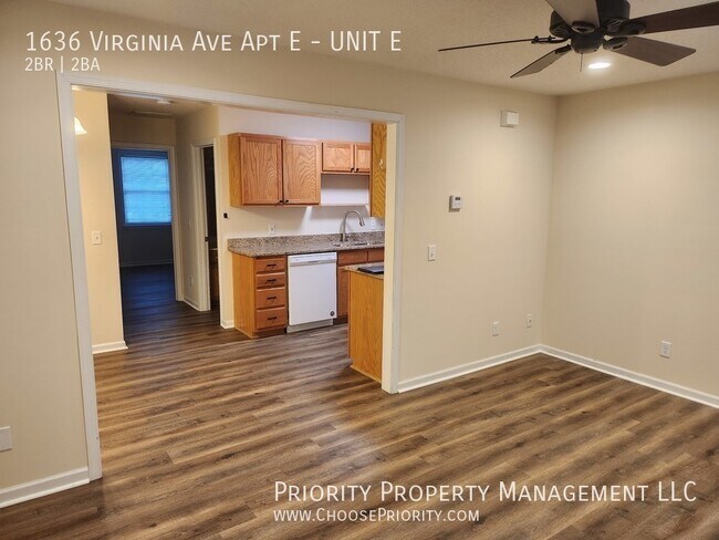 Building Photo - 2 Bedroom, 2 Bath with 1st Floor Master, H...