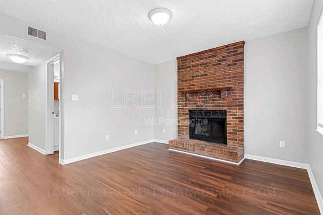 Foto del edificio - 621 Westport Rd