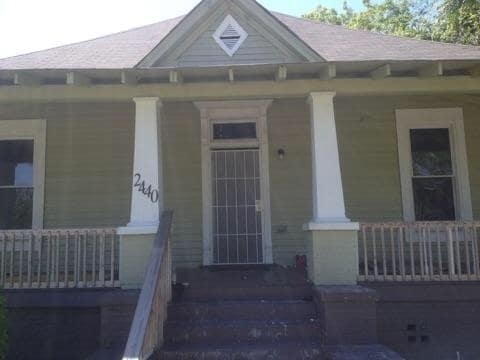 Building Photo - 2440 Marion St