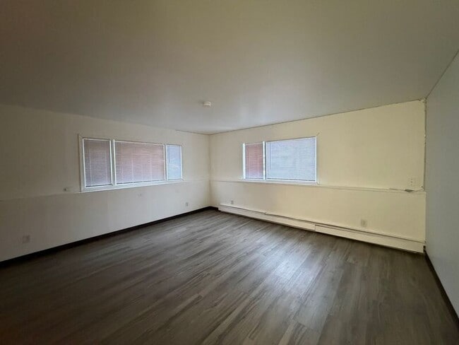 Building Photo - 138 N Klevin St