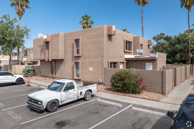 Foto del edificio - Hallcraft Villas West