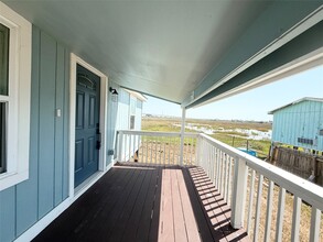 Building Photo - 738 Caisson St