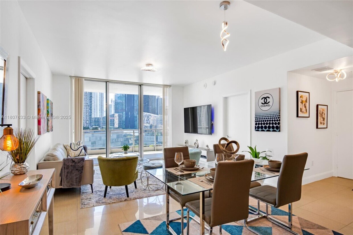 Foto principal - 90 SW 3rd St