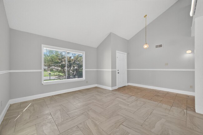 Foto del edificio - 7711 Del Glen Ln