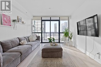 Building Photo - 2900 Hwy 7