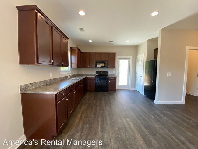 Building Photo - 4 br, 2 bath House - 31 Water Oak Drive