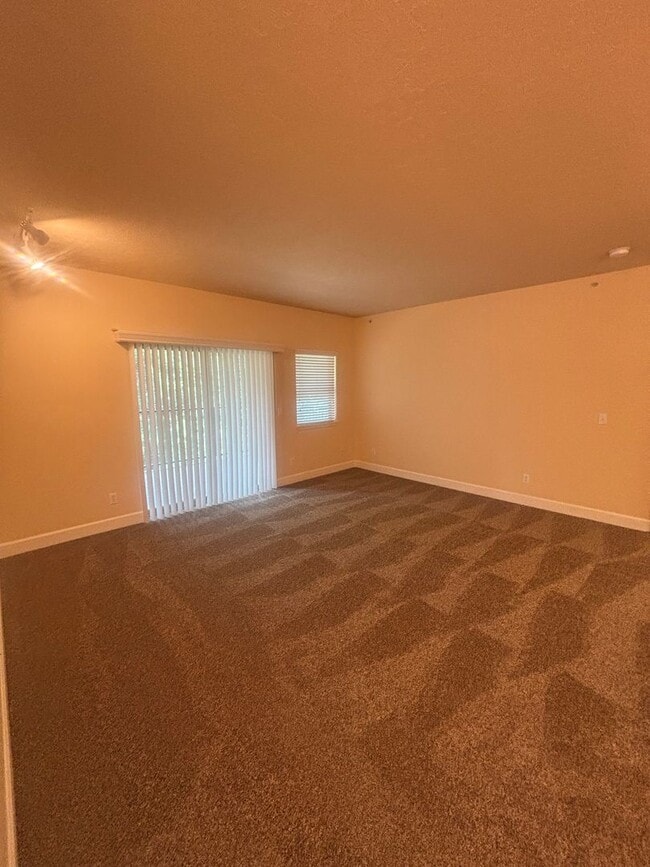 Building Photo - 6740 N Spurwing Loop