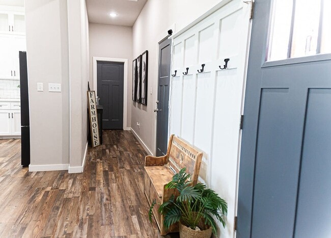 Building Photo - 12198 NE Stone Ridge Ln