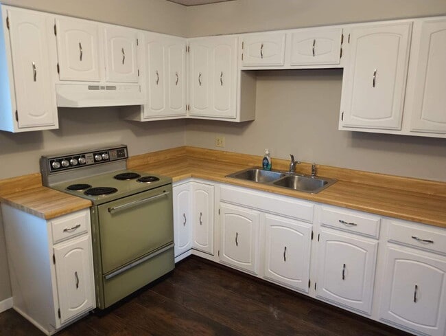 Building Photo - 711 Vulcan St