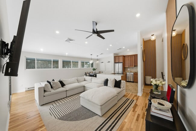 Building Photo - 160 Overlook Dr