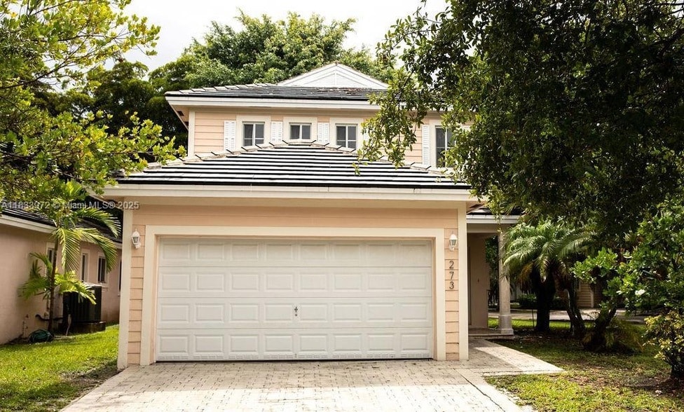 Primary Photo - 273 SE 32nd Ave