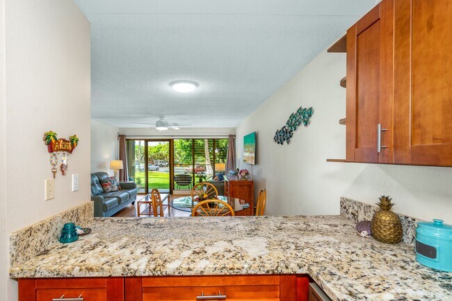 Foto del edificio - 1/1 Updated Furnished Condo + Private Lanai