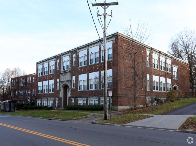 Building Photo - Village Point Apartments