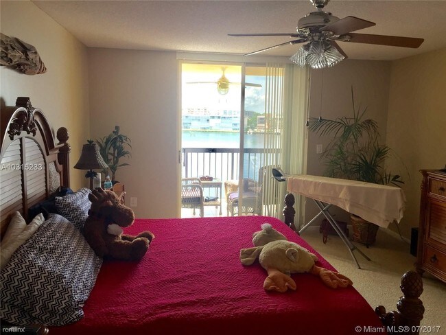 Building Photo - 3 br, 2 bath  - 200 Golden Isles Dr Apt 403