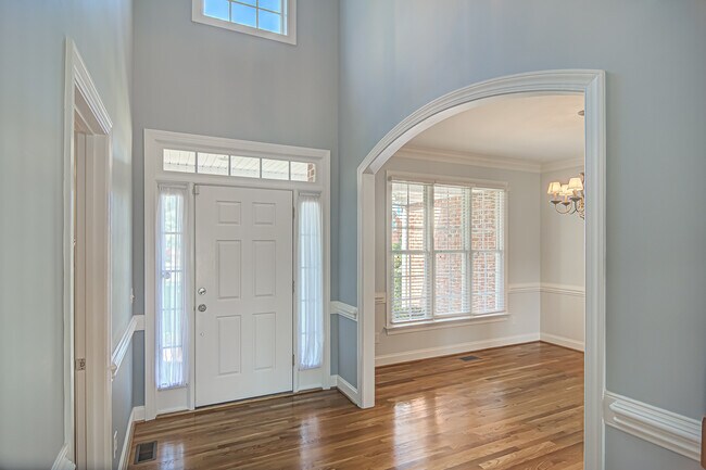 Foto del edificio - 1334 Forsyth Rd