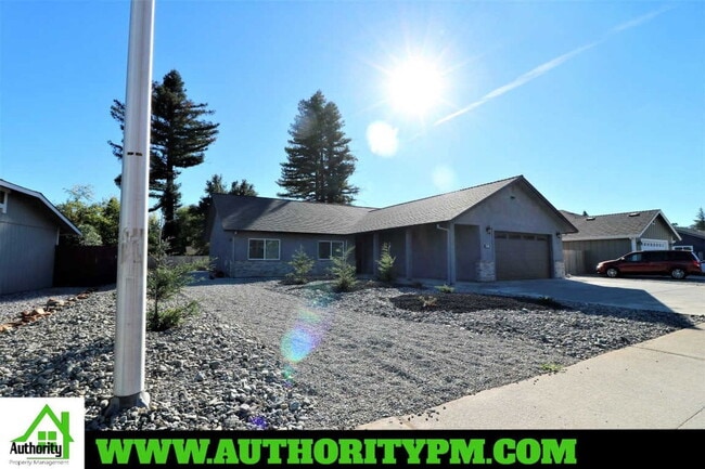 Building Photo - 3071 Bedrock Ln