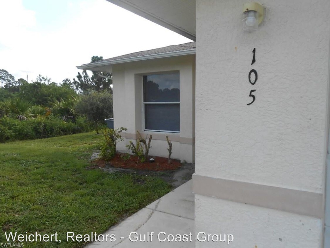 105107 Harold Ave S, Lehigh Acres, FL 33973 Room for Rent in Lehigh