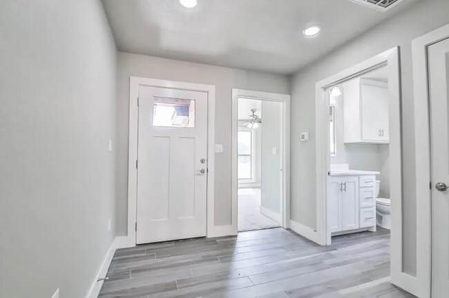 Foto del edificio - Beautiful 4 Bedroom Home in South Lubbock with Modern Finishes & Great Location!