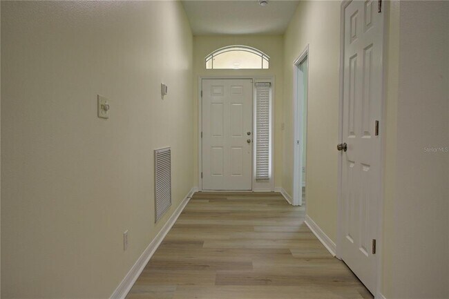 Foto del edificio - 8530 Alexandra Arbor Ln