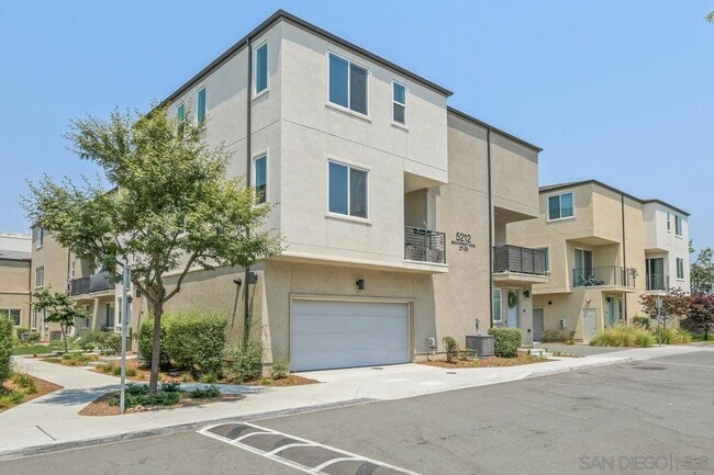 Building Photo - 5212 Beachfront Cove