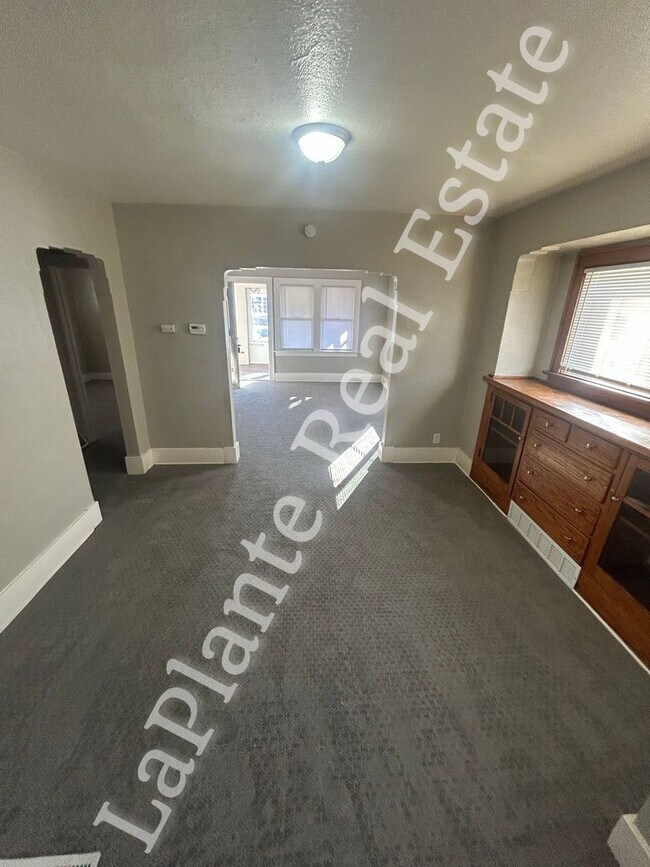 Foto del edificio - Bright Newly renovated Home in a Quiet Wes...