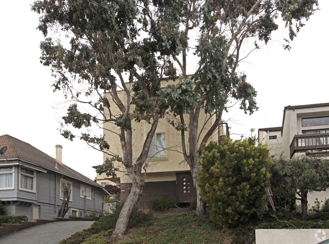 Building Photo - 434 Watson St