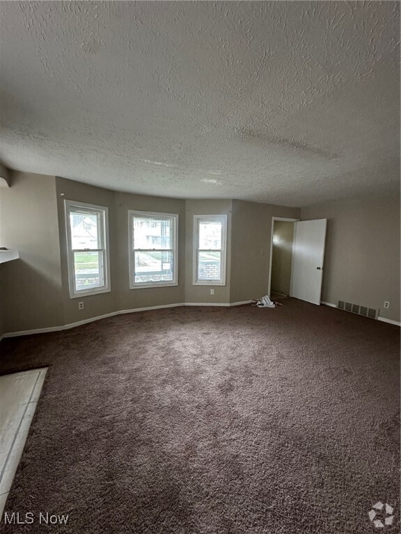 Building Photo - 3700 E 153rd St