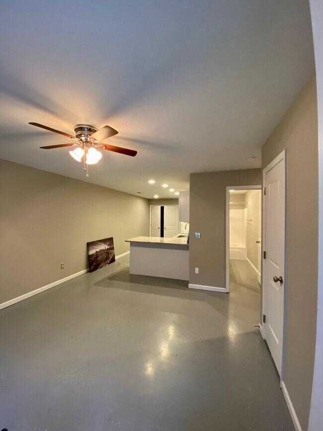 3850 Youngstown Rd, Chattanooga, TN 37406 Townhome Rentals in