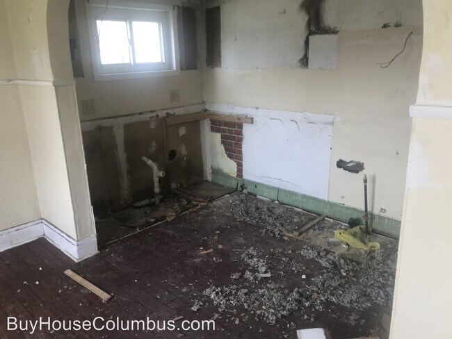 Building Photo - 4 br, 1 bath House - 249 Benfield Ave.