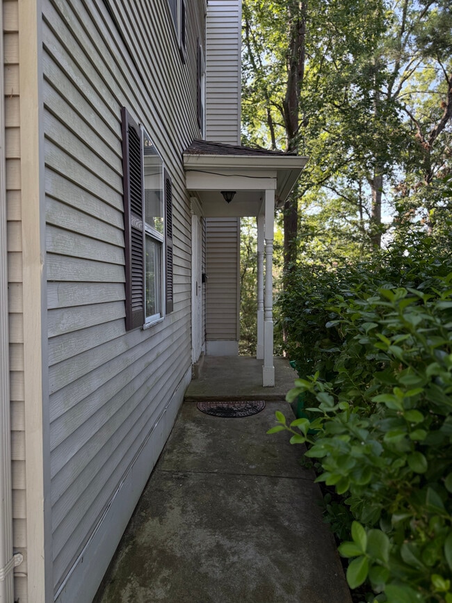 Building Photo - 7028 Palamar Turn