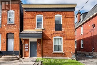 Building Photo - 358-358 Booth St