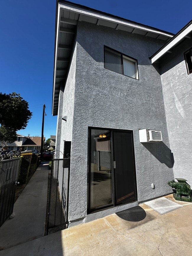 Building Photo - 4280 Green Ave