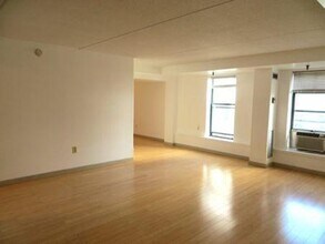 Building Photo - 108 Peterborough St