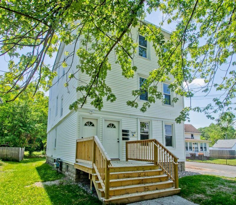 Photo - 104 Moore St