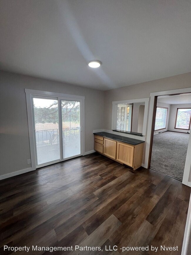 Building Photo - 3 br, 2 bath House - 3110 W Riverview Dr