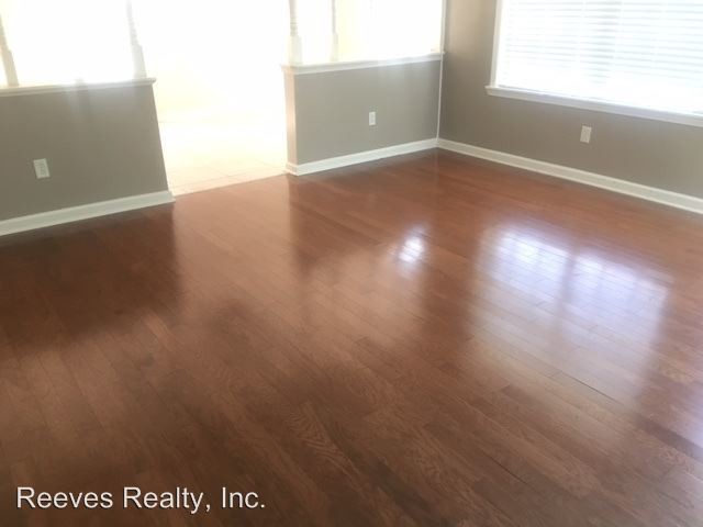 Foto del edificio - 2352 Dog River Dr N