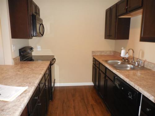 Building Photo - 648 Stowe Ct