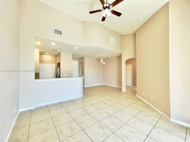 Foto del edificio - 4256 Liron Ave