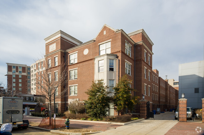 Foto del edificio - Greek Townhouse Row