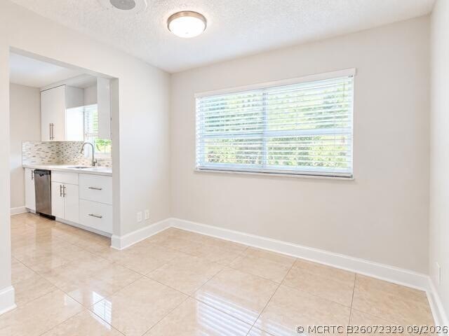 Building Photo - 182 Del Rio Blvd