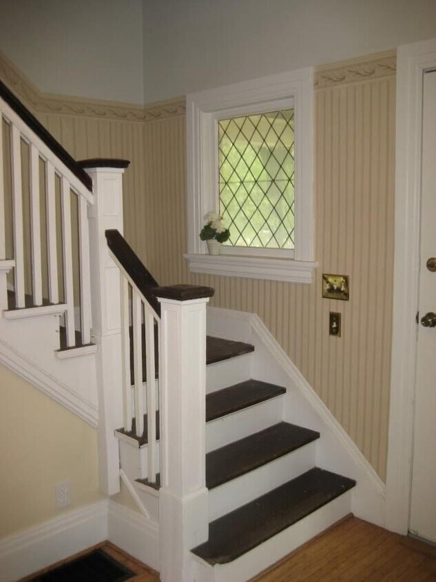 Primary Photo - 7 Berkshire St