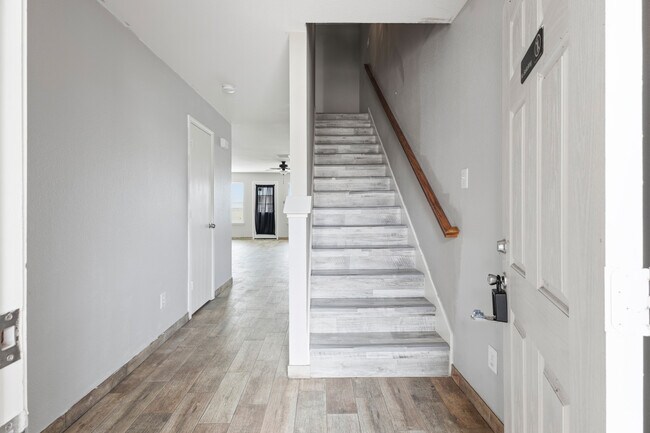 Foto del edificio - 2322 Kingsway Dr