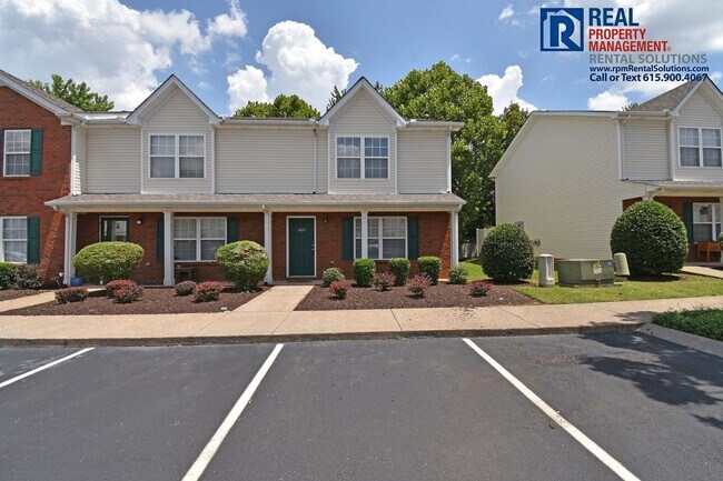 Foto del edificio - Wonderful End Unit M'boro townhome- 2BD w/...