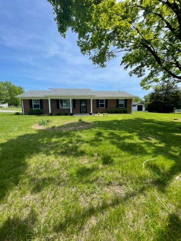 Foto principal - Maryville 37801 - 3 bedroom, 1.5 bath home...