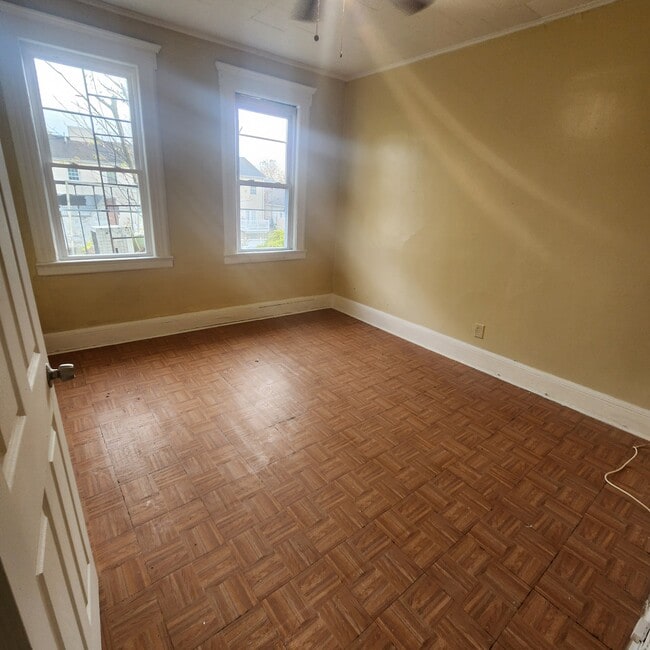 Building Photo - 13 Brinkerhoff Pl