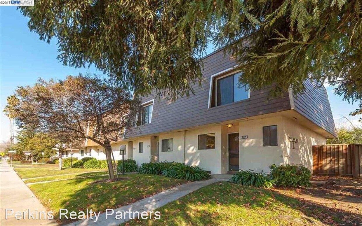 2 br, 1.5 bath House 20486 Wisteria St House Rental in Castro